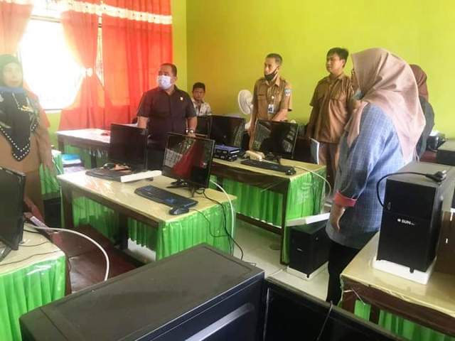 Komisi I, DPRD Dharmasraya gelar Kunker ke sekolah dalam rangka melihat langsung situasi dan kondisi pembangunan, serta proses belajar, mengajar.